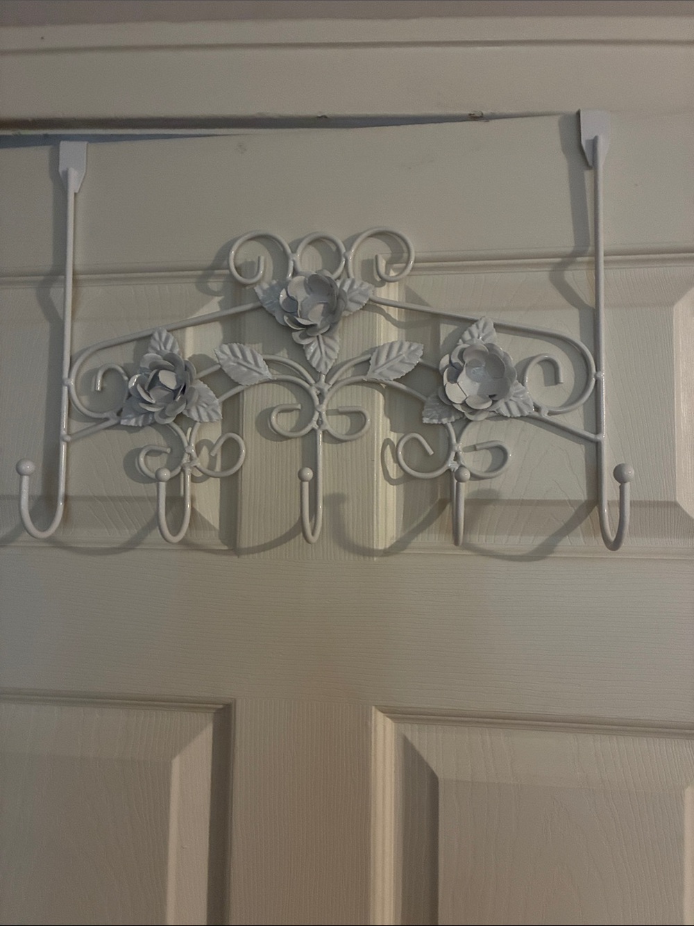 White Floral Metal Wall Hook Rack